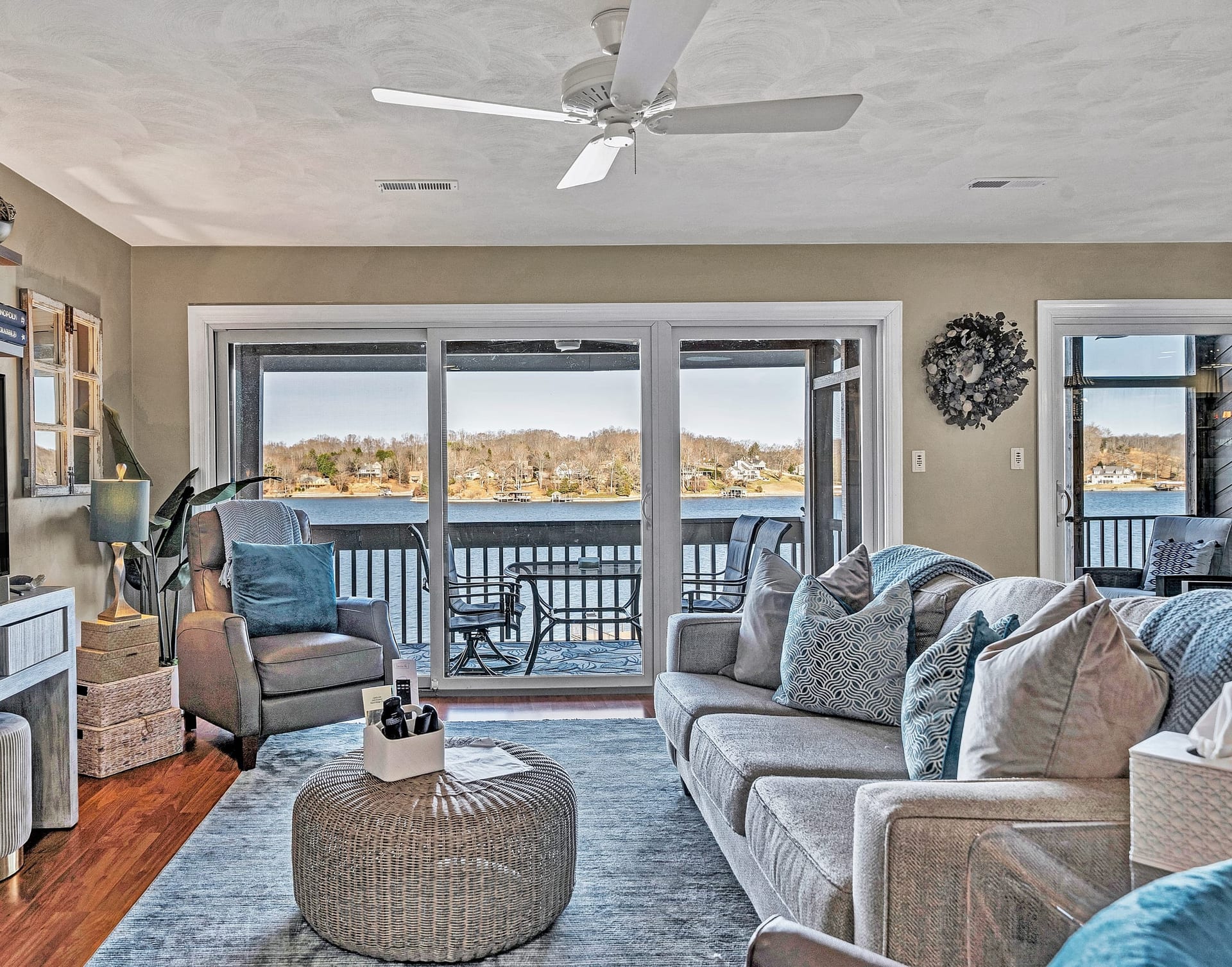 Lake View gallery image 2
