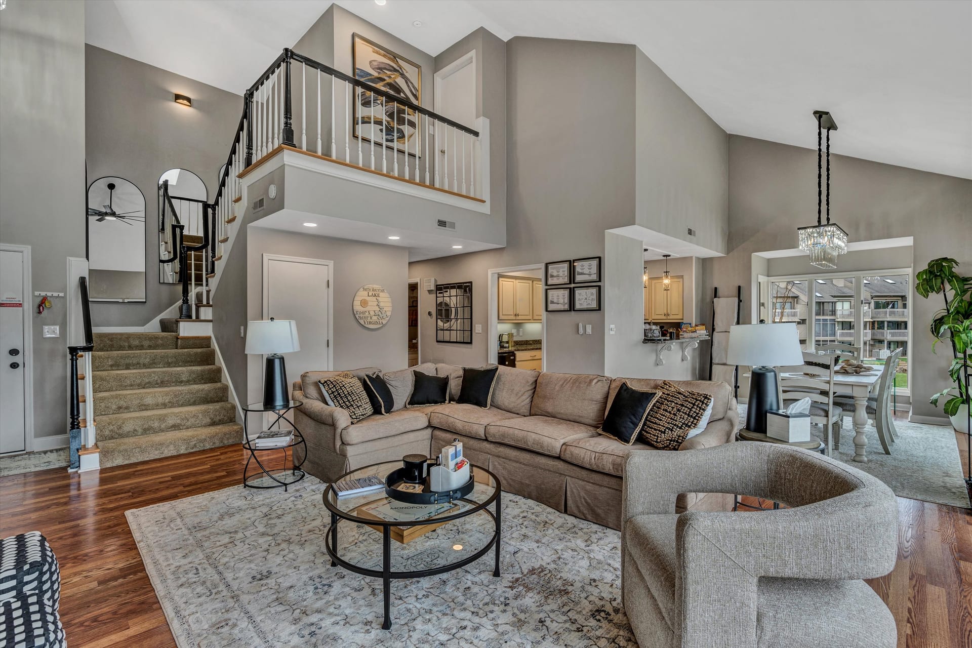 Penthouse View gallery image 3